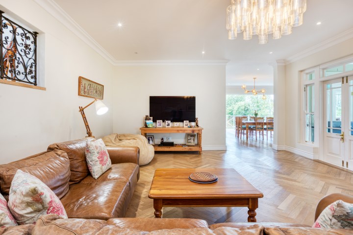 6 Bedroom Property for Sale in Constantia Western Cape